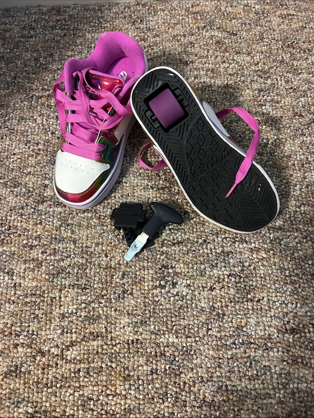 Kids' Heelys Sneakers - Pink White and iridescent